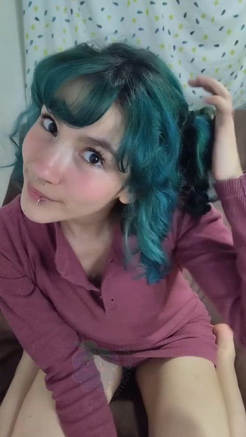 My wavy blue hair :3