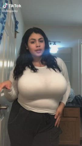 clothed curvy huge tits natural tits non-nude thick tight tiktok top clip