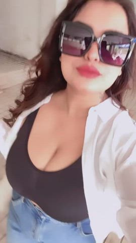 Cleavage Desi Hotwife Indian Tits clip