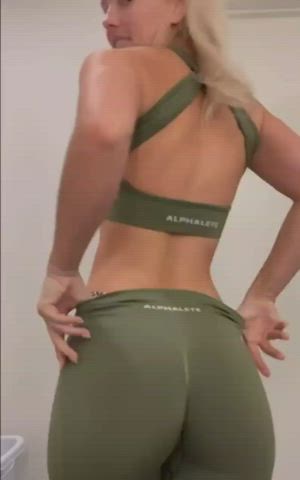 Fitgirl flashing ass and perky boobs