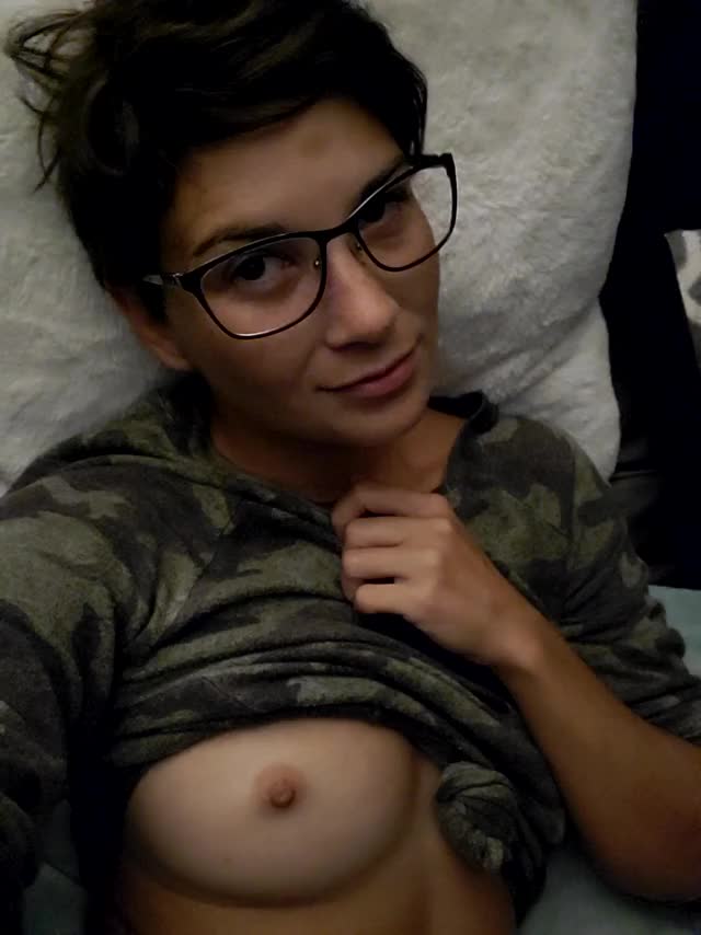 Bed head, silly faces, glasses and tit.. fucking cute.