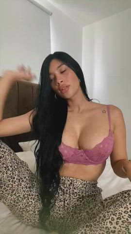 boobs booty latina clip