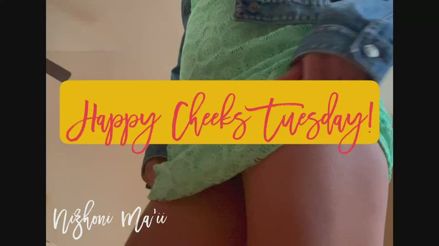 Happy Cheeks Tuesday! ✅ 🍑 🤤 I wanted to wear a tight teal dress that makes