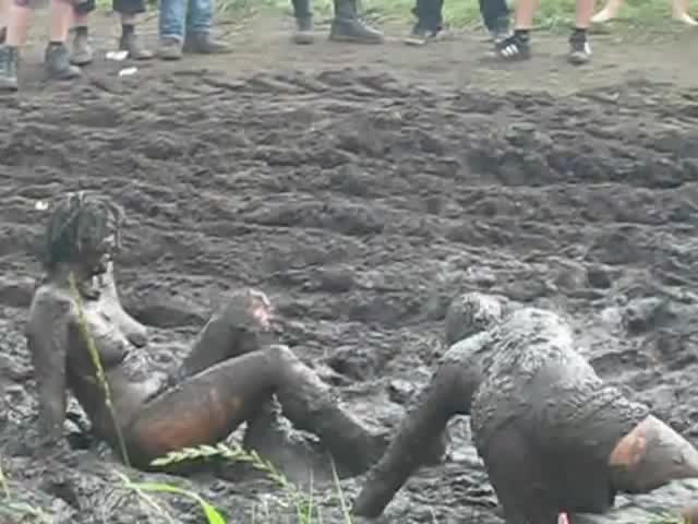 _Mudwrestling