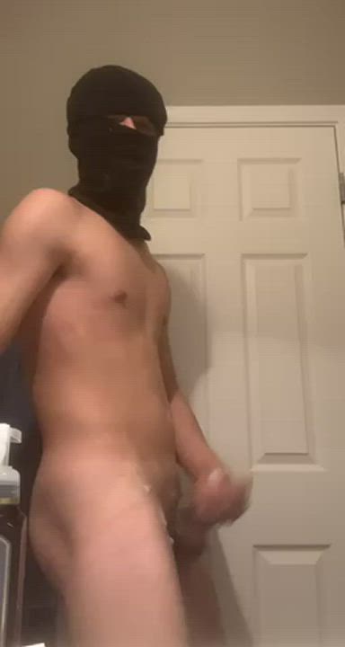 Anyone want to be facefucked by a bi guy😈
