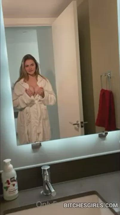 Bathroom Big Tits Blonde Celebrity Mirror OnlyFans Robe Tits clip