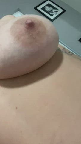 Hot busty blonde! Let's have sexting till you cum. I have daily posts that will make