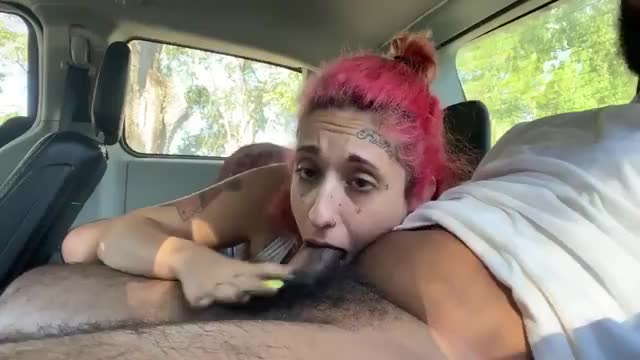 Facefuck in the car