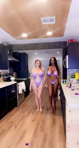 Bikini Blonde Ebony Huge Tits Silicone clip