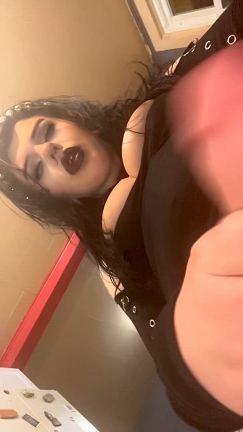 Do you like girls with big drippy cocks and big bouncy balls? 😈