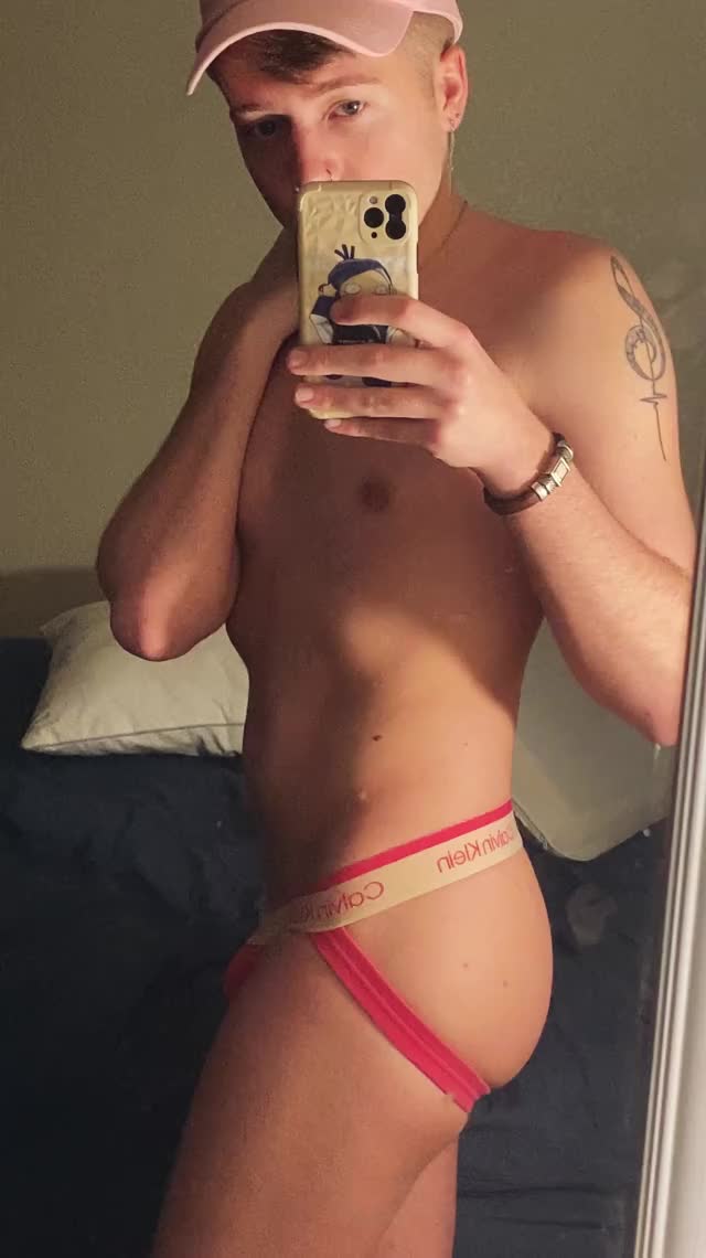 In the middle of me making a vid and my bf couldn’t help but grab my ass ?