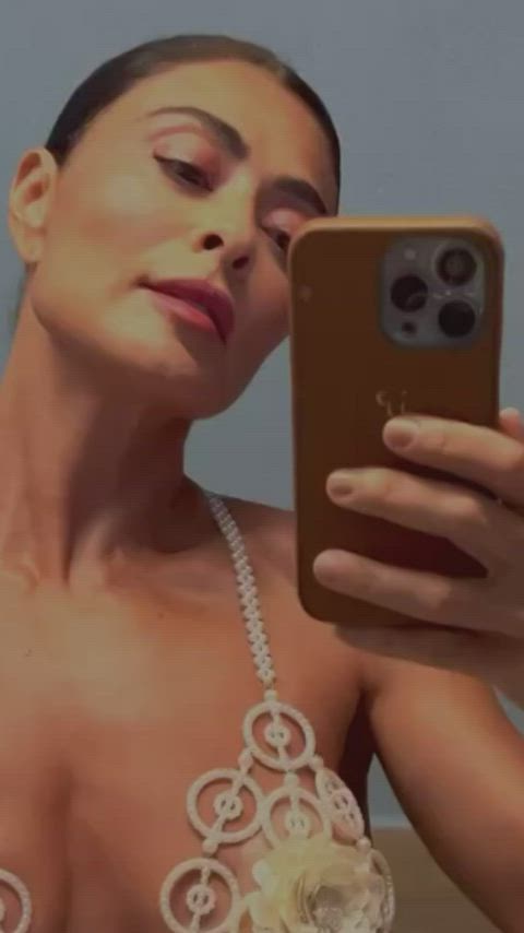 big tits brazilian celebrity cleavage close up milf tanned clip