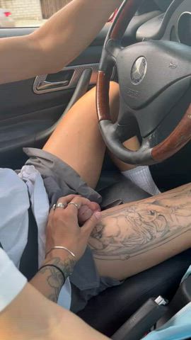 Couldn’t resist teasing his cock while he drives 🥵