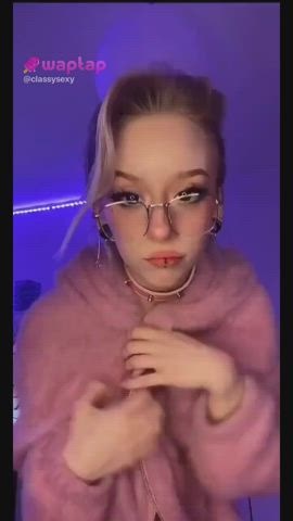 alt dildo goth lingerie nerd pretty sex toy tiktok clip