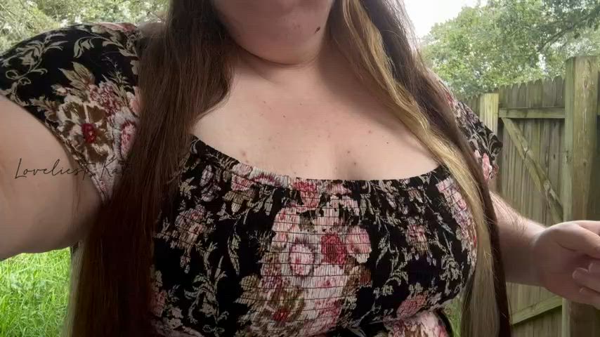 She was a SSBBW with huge tits that bounced with every move she made. Her nipples