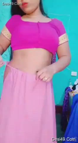 Desi 😘chubby 🍑girl show her 😍boobs and wet pussy