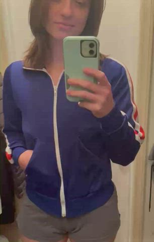 I dont have my old cheer uniform, but I do have my old jacket 💙🧡