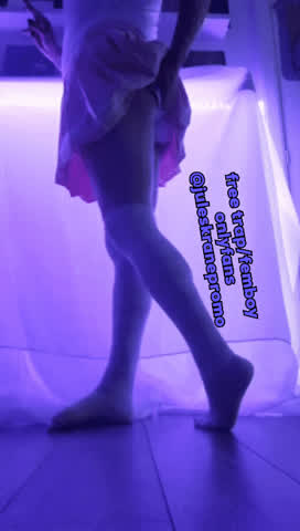 bubble butt femboy legs socks squeezing tease trans clip