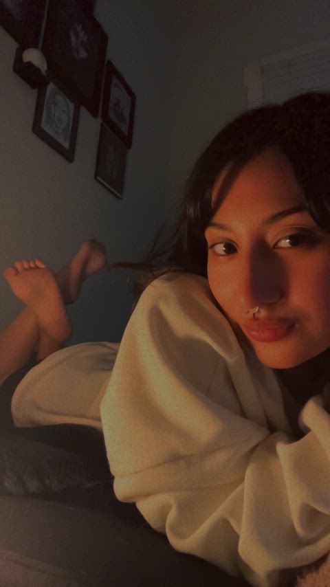 feet feet fetish foot foot fetish foot worship latina legs legs up smile soles feet-heaven