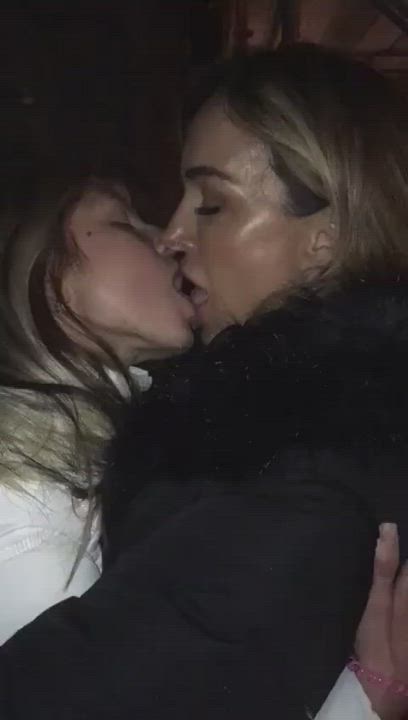 Aubrey Black Kiss Lesbian MILF OnlyFans Public clip