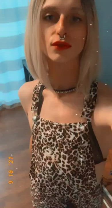 crossdressing femboy trans clip