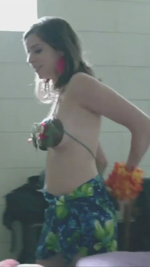 boobs celebrity pretty clip