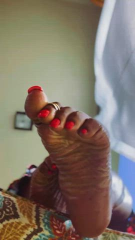 Wiggling toes…wrinkly soles