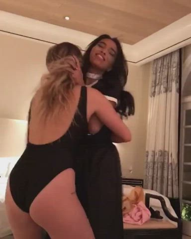 ass bikini camgirl celebrity dancing friends lesbian lia marie johnson star clip
