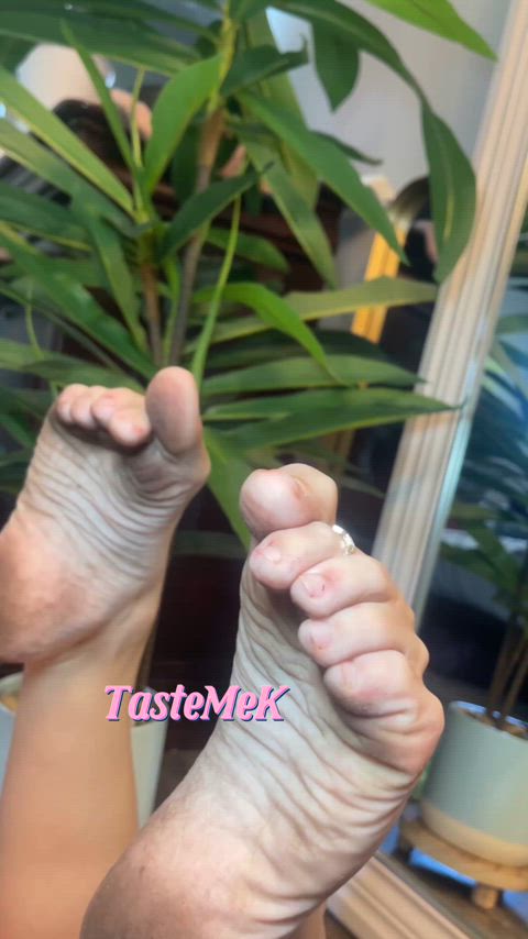 dirty feet feet feet fetish foot fetish nude oiled soles wrinkled dirty filthy feet-heaven