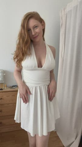 amateur big tits busty cute dress natural tits redhead smile titty drop bigger-than-you-thought