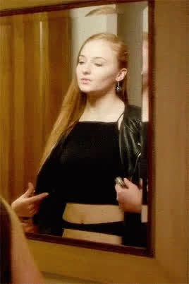 Bouncing Tits Celebrity Redhead Sophie Turner clip