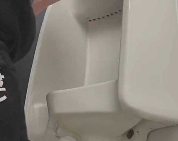 pee peeing toilet clip