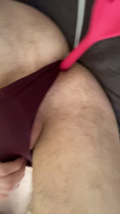 24 M vers switch. Currently fucking myself and looking for a hot guy with a fit cock
