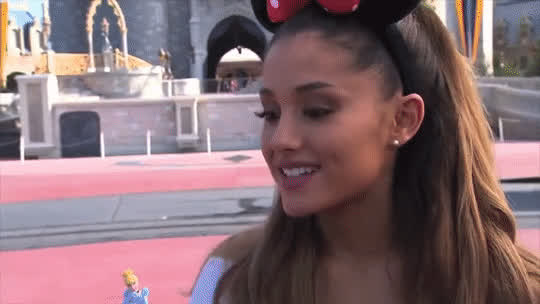 Ariana Grande Fake Pussy clip