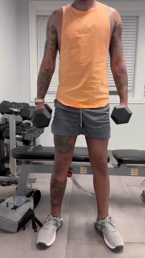Can you help me with squats? ๐๐ถ