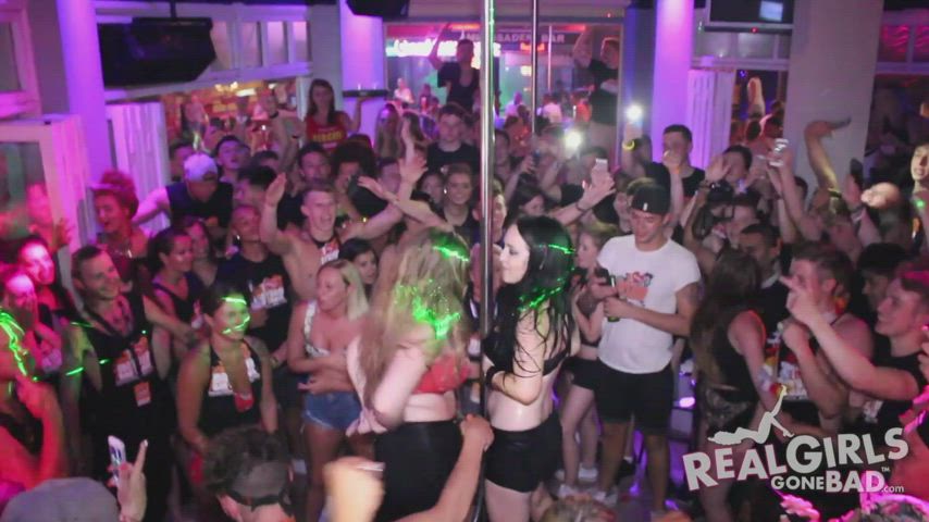 club exhibitionism exhibitionist nightclub party tits topless clip