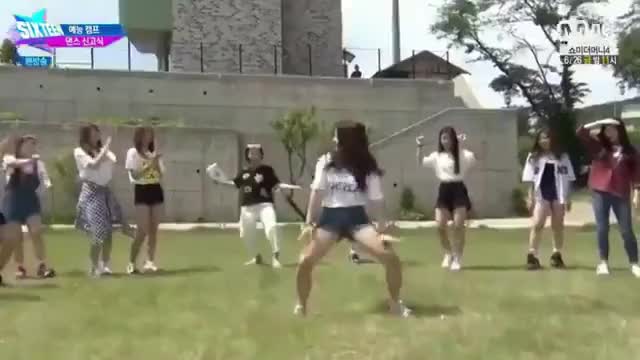 Jihyo twerk