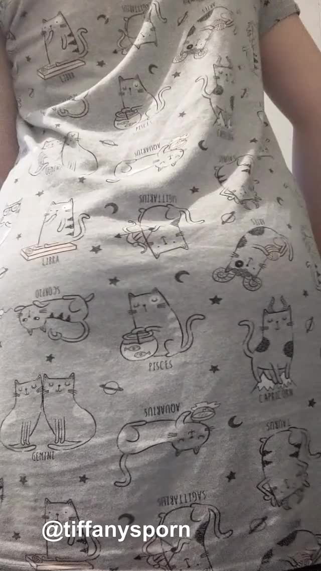 Zodiac cat nightgown hides all the ass