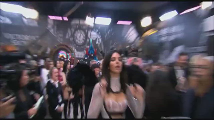 brunette kendall jenner model clip