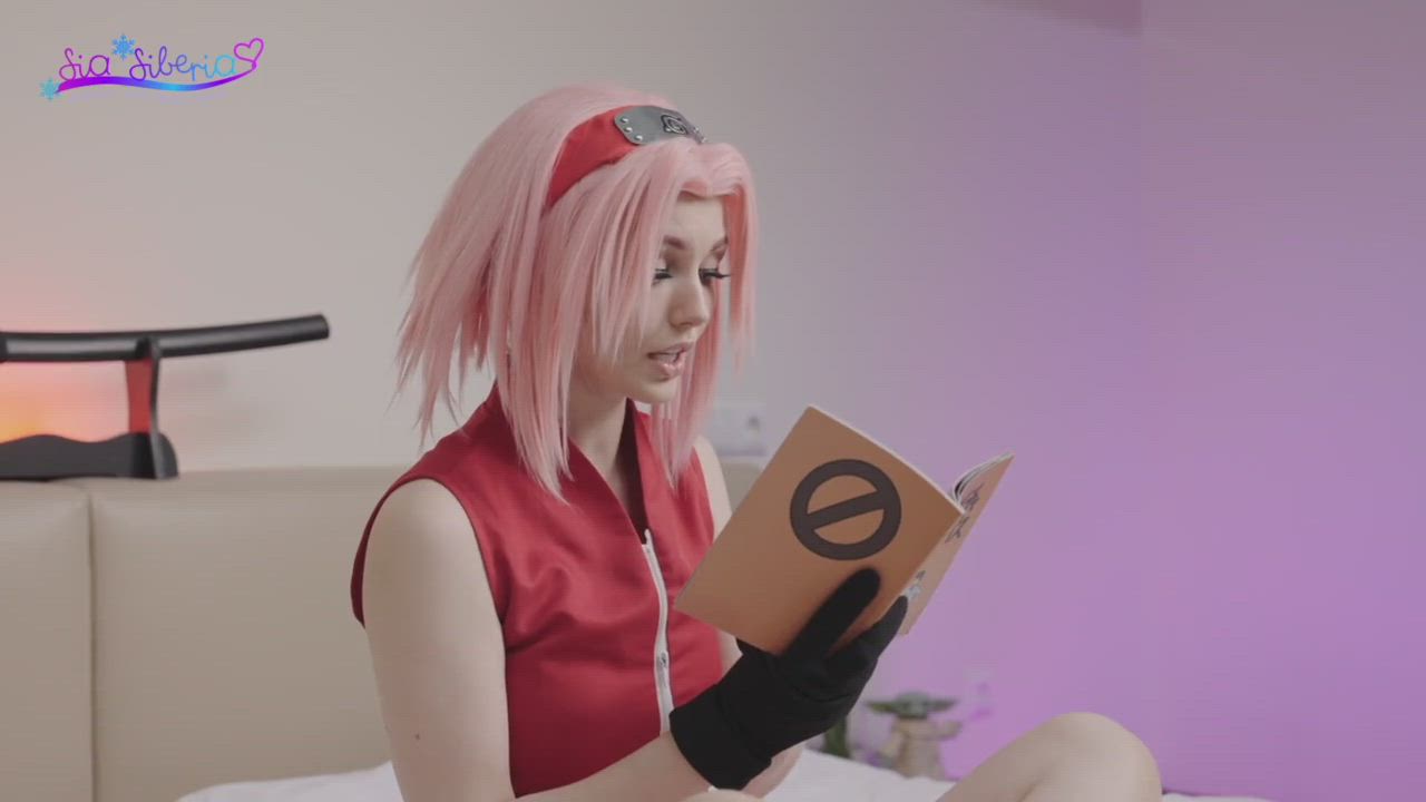 Sakura gets horny after reading Kakashi's diary