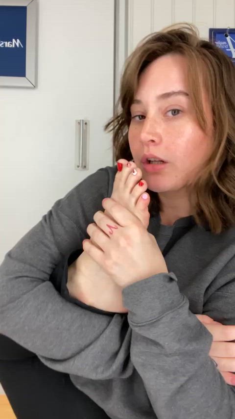 dressing room feet feet fetish feet licking feet sucking nsfw soles clip