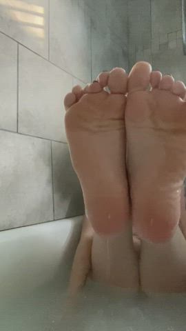Bathtub Feet Fetish Soles clip