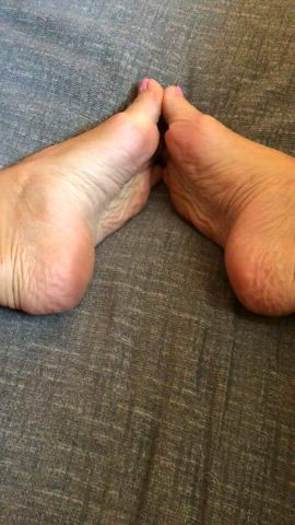 feet feet fetish soles toes wrinkled clip