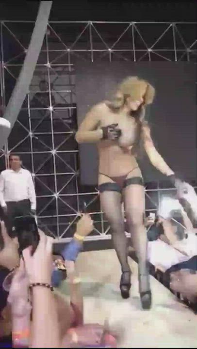 Hot Stripper Going Wild And Letting People Touch Her