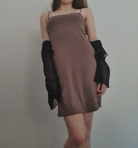 i really like this simple dress