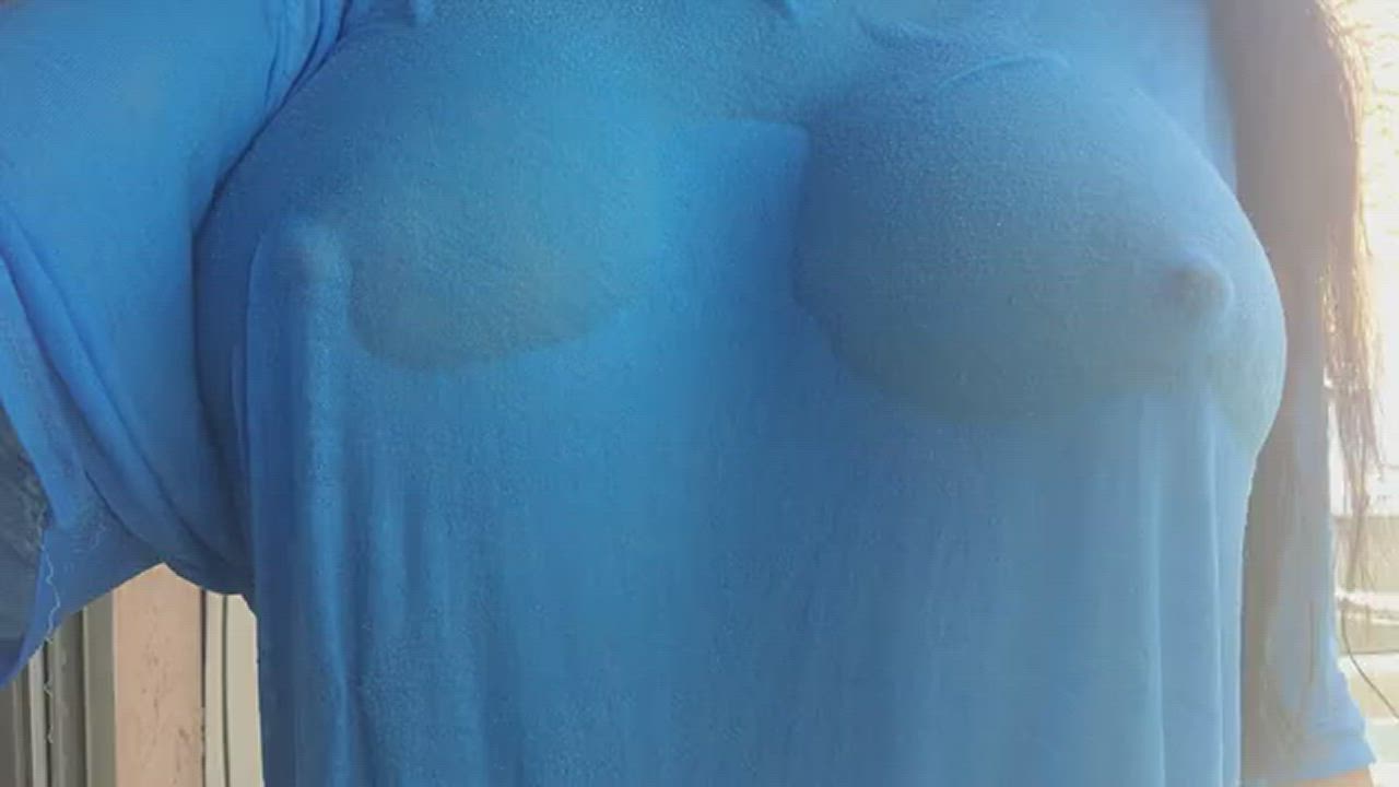 Big Tits Huge Tits Wet clip