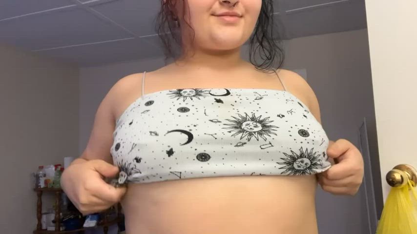 It’s so much easier to not wear a bra, I think so at least (drop)