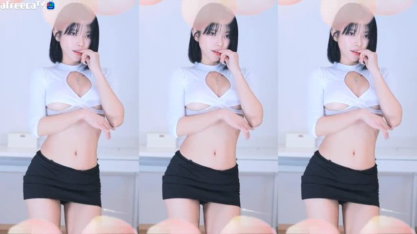 boobs dancing korean underboob clip
