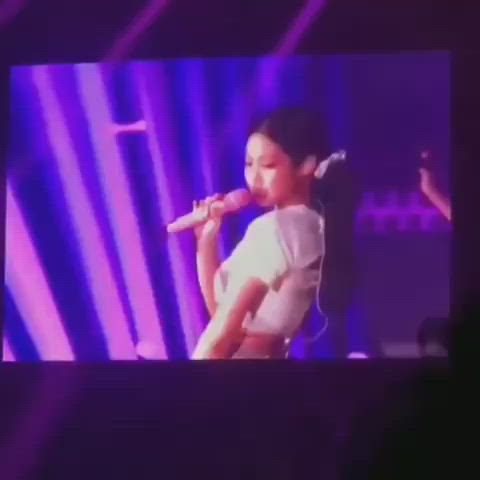 You know how to work that ass well Jennie you like flashing that round ass for me