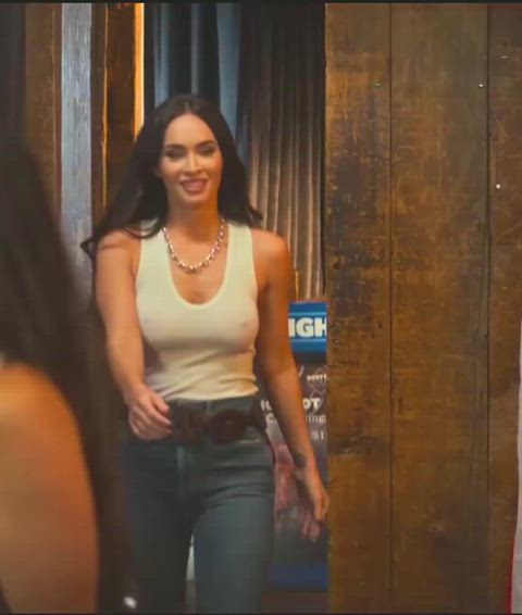 braless megan fox pokies clip